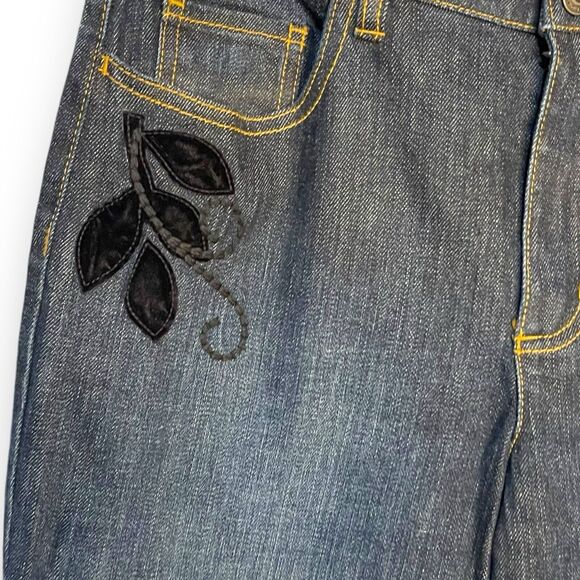 Talbots Straight Leg Jeans Floral Embroidered Women's 6 Petite Blue Denim Casual - Picture 4 of 9